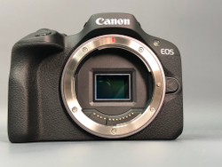 Canon EOS R100 + 18-45 IS STM