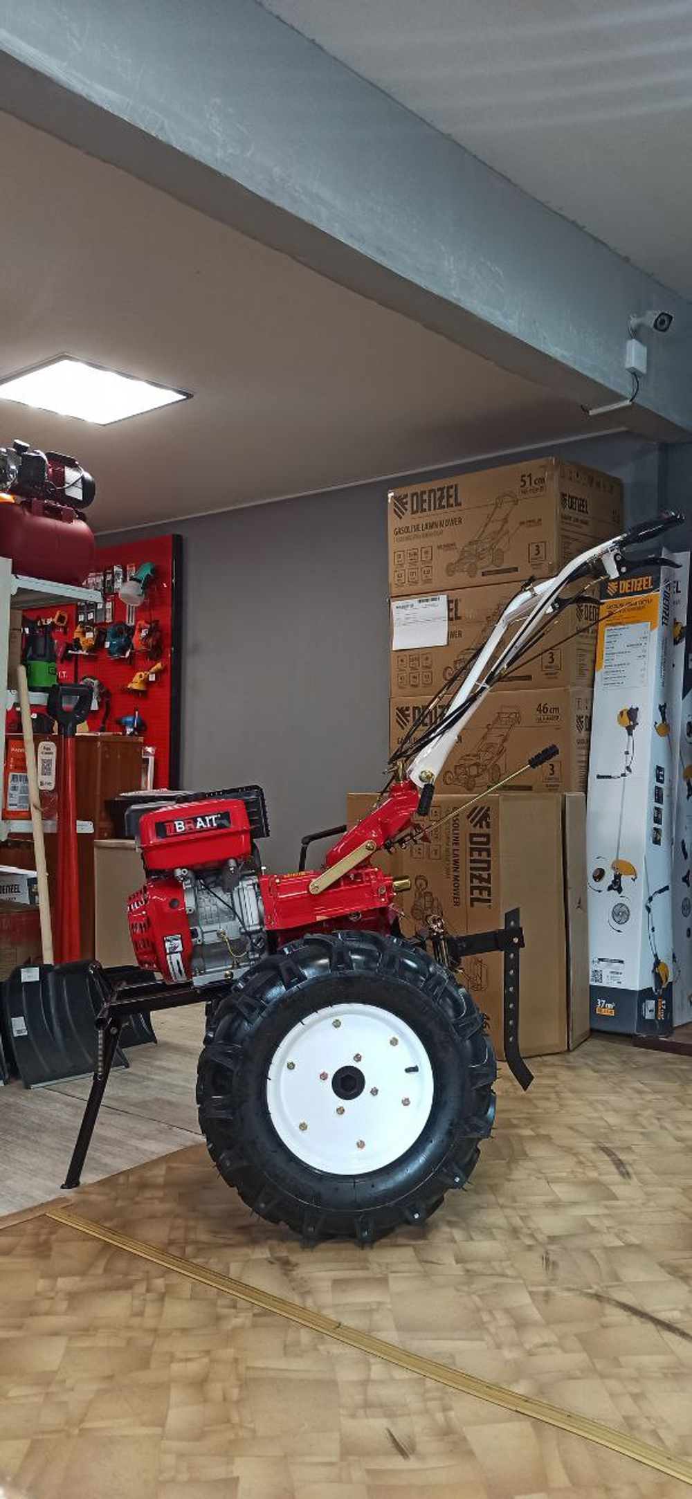 Мотоблок бензиновый Brait BR-135GED PRO, колеса 6.00*12