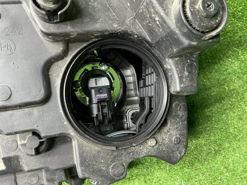 Фара правая Kia Seltos (2019-2025) галоген