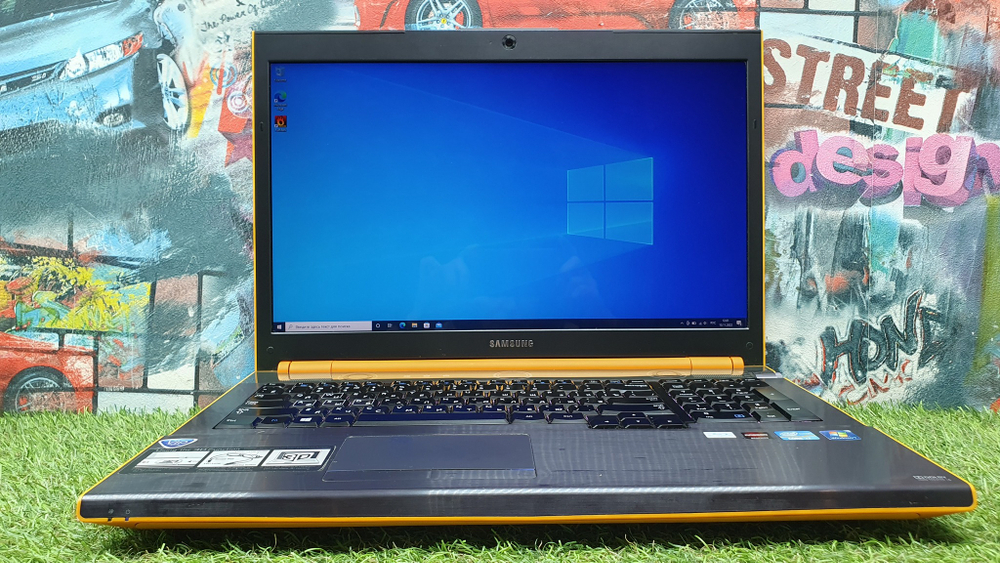 Игровой 17" Samsung i7/8 Gb/6900M 2ГБ/ 120 Hz