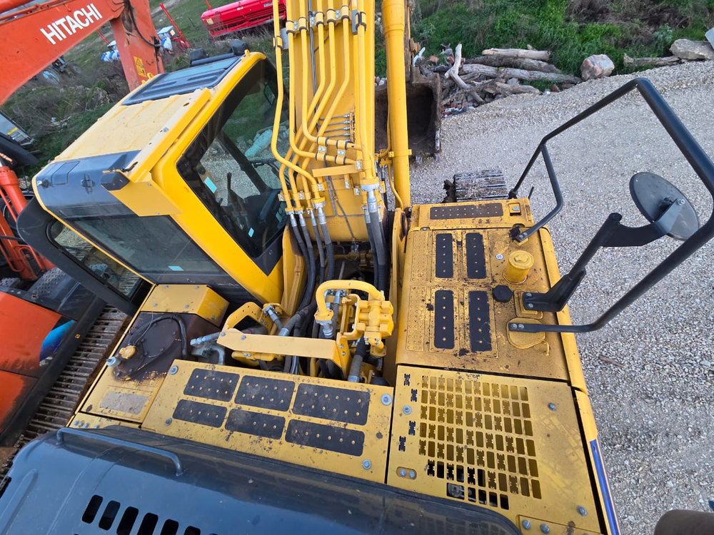 KOMATSU PC 300 Экскаватор PC 300-8M0	(Дизельный, 8,3 л, 255 л.с., АТ)