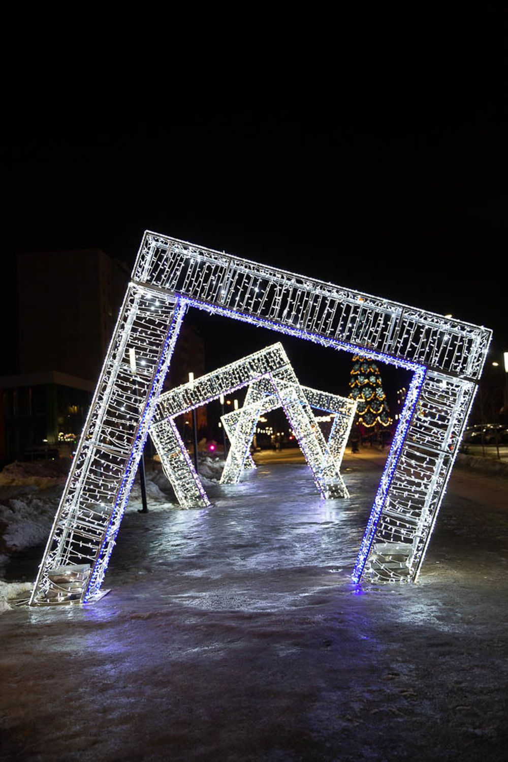 Светодиодная фигура "Скошенная арка"