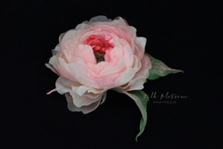 Брошь Английская роза из шелка розовая