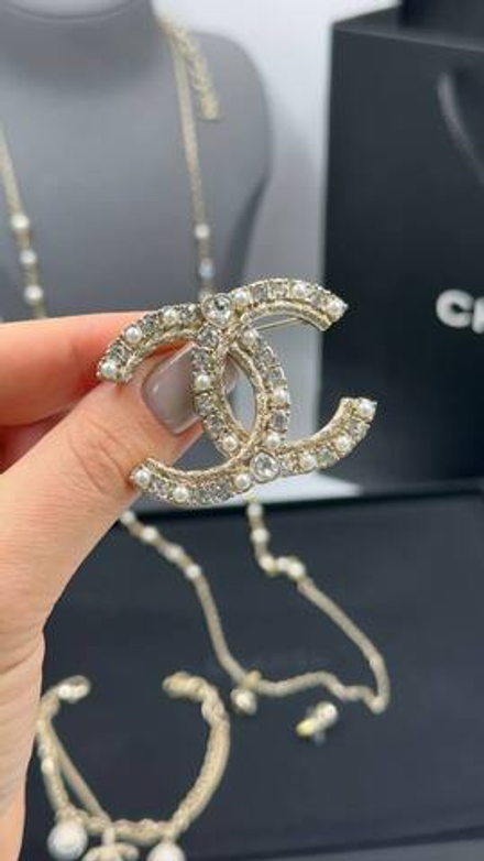 Брошь CHANEL