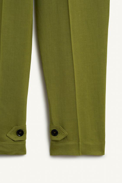 ZARA БРЮКИ СО СРЕДНЕЙ ТАЛИЕЙ С ВЫТАЧКАМИ, ЗЕЛЕНЫЙ