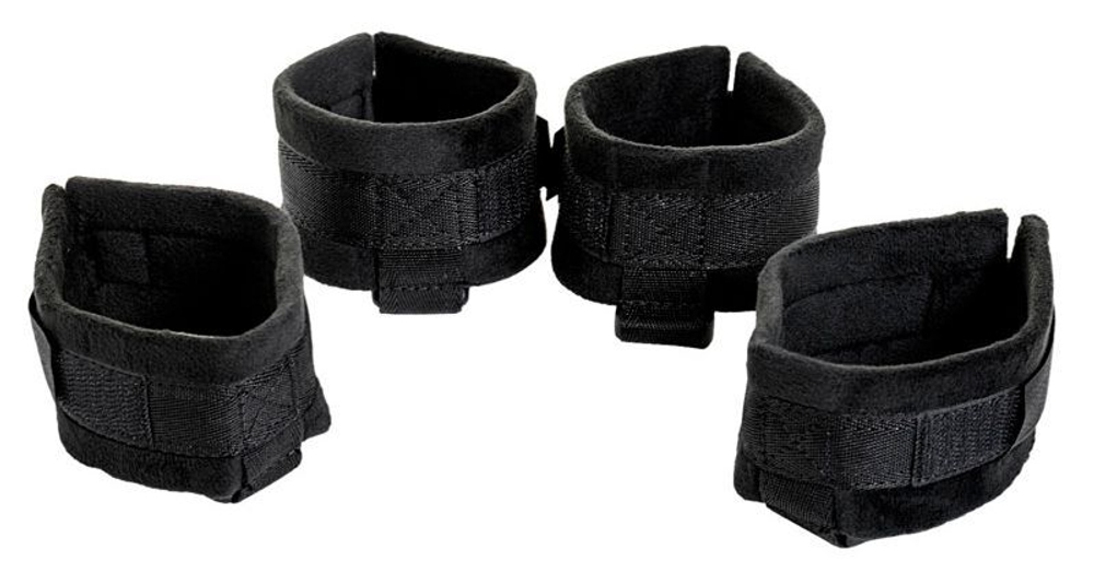 Набор для БДСМ-игры: ремни, плетка, наручники, оковы и маска (Цвет: черный)