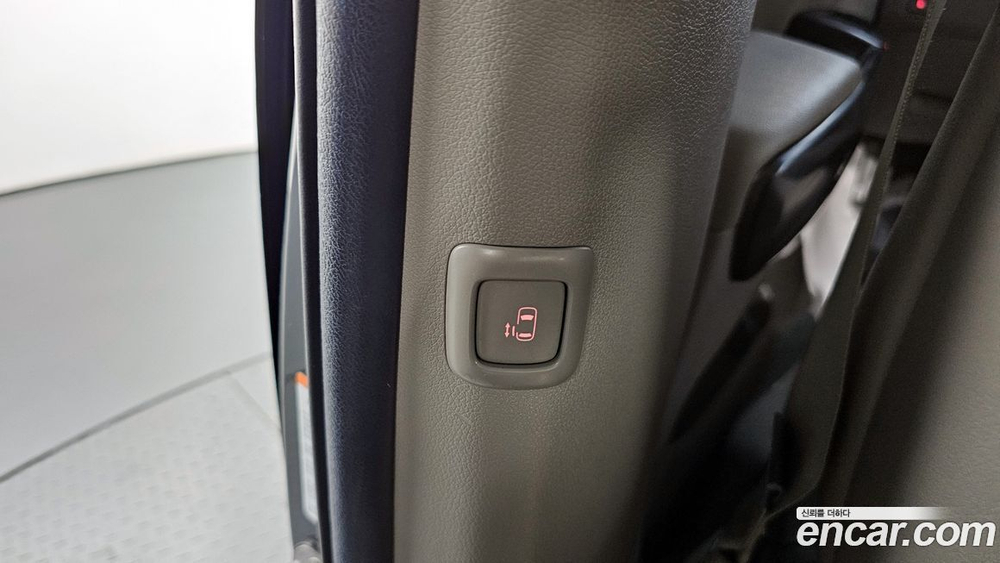 Kia The New Carnival (Sedona) 9-и местный Luxury (03.2020)
