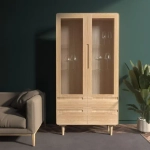 Шкаф-витрина из массива дуба Amandi-2