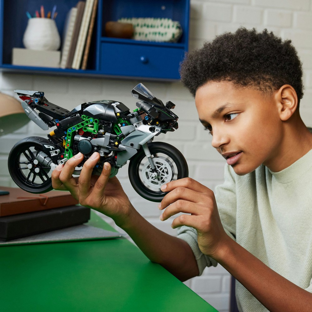Конструктор LEGO Technic 42170 Мотоцикл Kawasaki Ninja H2R — фото 12