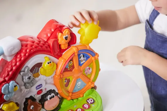 Игрушка Chicco Говорящая ферма двуязычный развивающий центр
