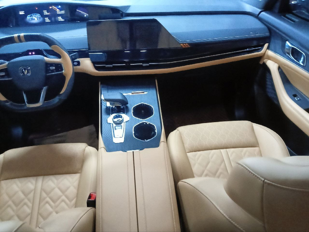 Changan UNI-K Premium, 2.0Т бензин
