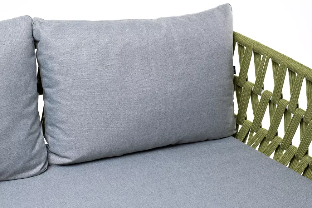 "Диего" диван 2-местный плетеный из роупа, каркас алюминий светло-серый (RAL7035) муар, роуп салатовый меланж круглый, ткань светло-серая