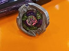 Волчок и запускатель Samurai Saber 2-70L UX09 от Takara Tomy