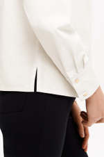 23413 Блузка женская (молочный)