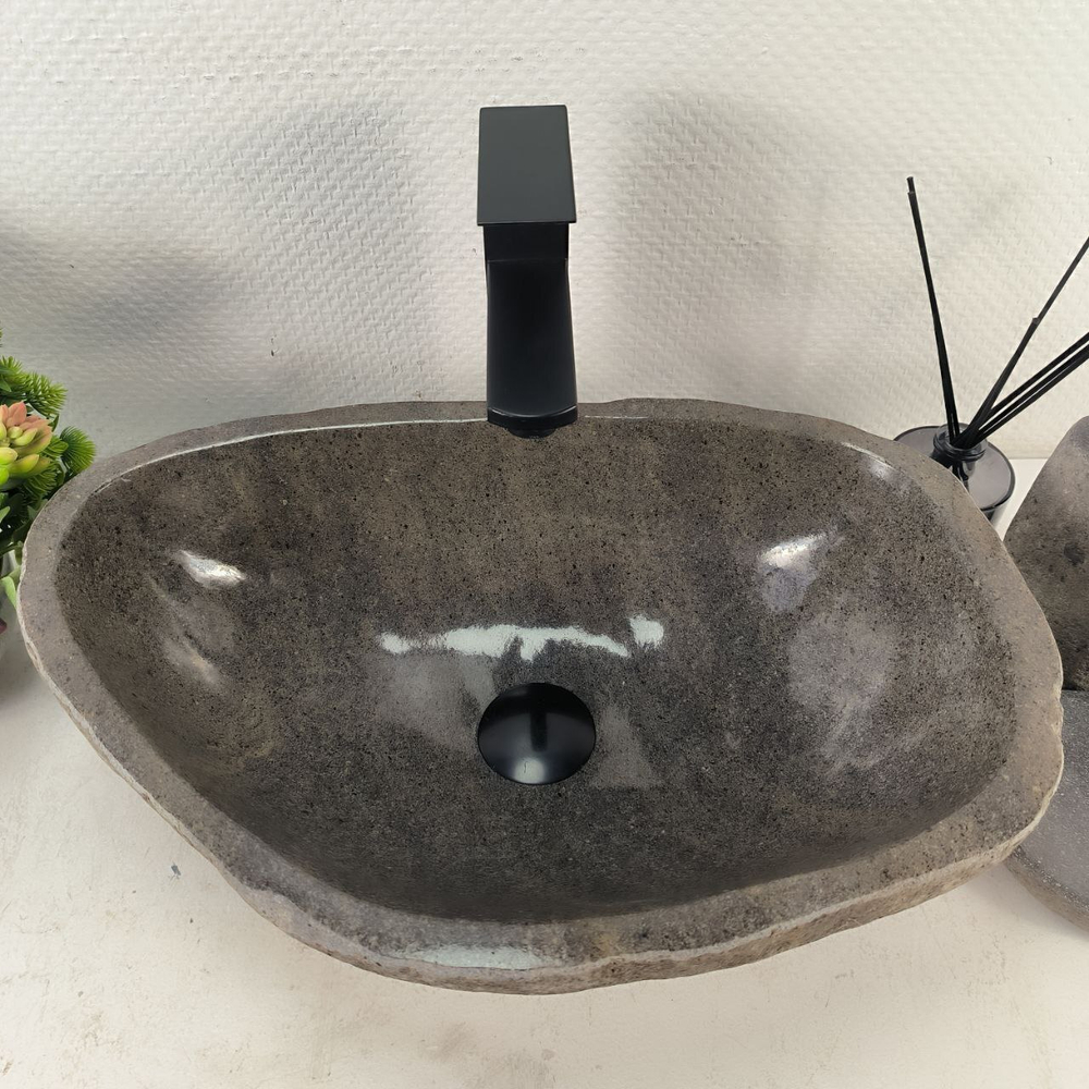 Раковина из речного камня RS-65108 48*32*15 0856
