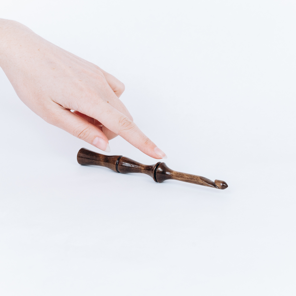 Деревянный крючок для вязания из древесины березы 8 мм. K228