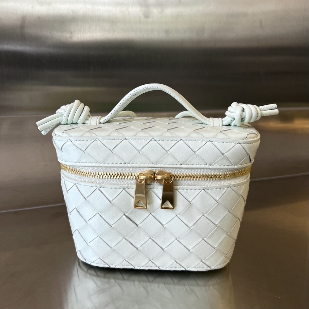 Bottega Veneta Mini Intrecciato Vanity Case