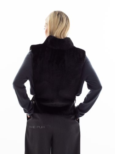 Черная манишка из эко-меха на молнии