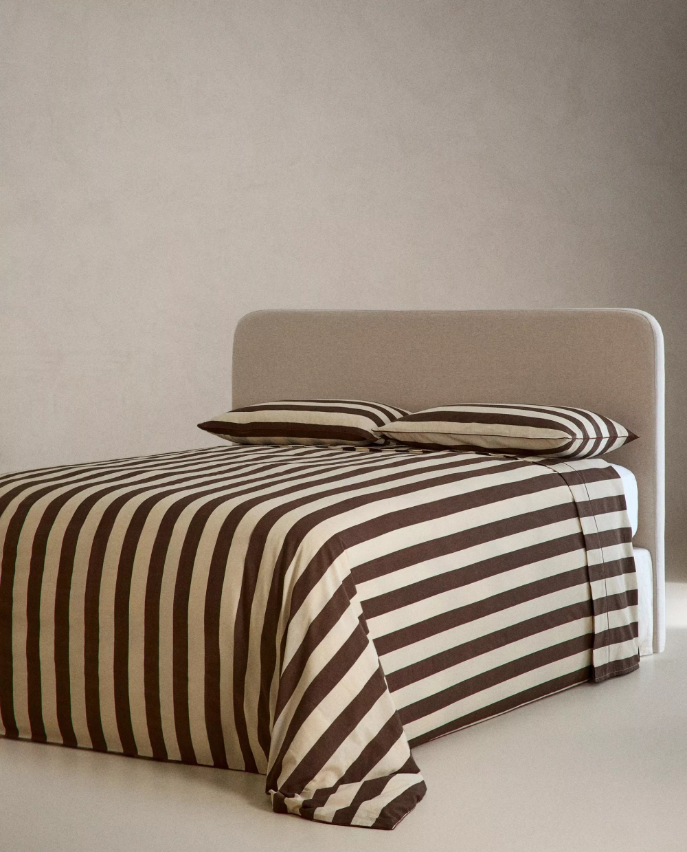 ZARA HOME ПОДОДЕЯЛЬНИК ИЗ ВАРЕНОГО ХЛОПКА, КОРИЧНЕВЫЙ