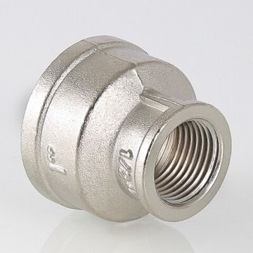 Муфта переходная Valtec 1 1/4"х1" ВР с внутренней резьбой латунная никелированная VTr.240.N.0706