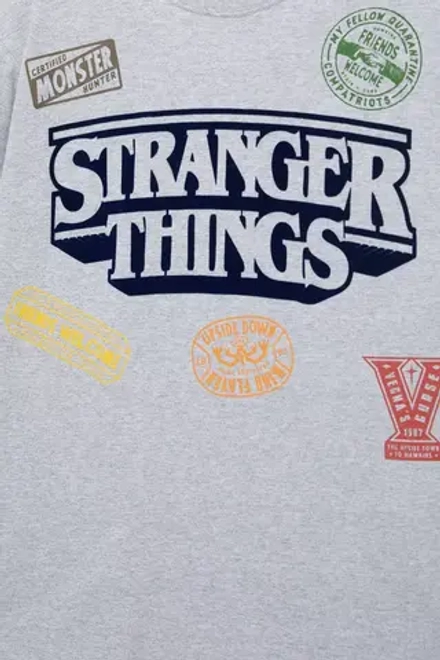PULL&BEAR Футболка в полоску "Stranger Things" серый меланж