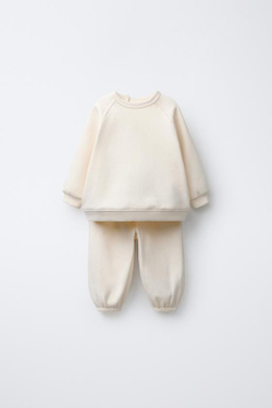 ZARA БАЗОВЫЙ КОМПЛЕКТ ИЗ ТОЛСТОВКИ И БРЮК-ДЖОГГЕРОВ, ЭКРЮ