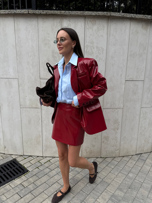 Жакет из эко-кожи однобортный лаковый бордо