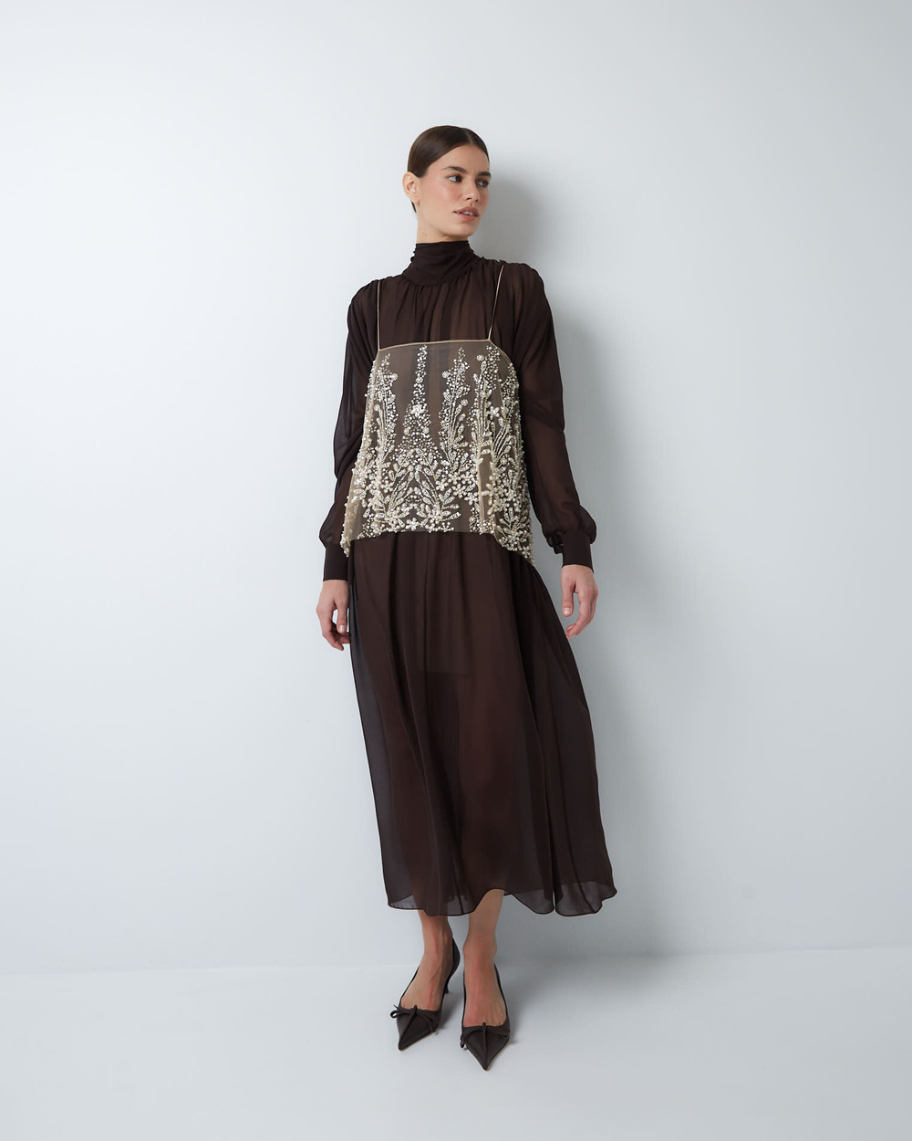 Топ-украшение вышитый камнями и пайетками бежевый