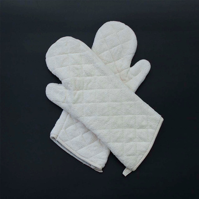 Защита рук от ожогов при выпечки хлеба