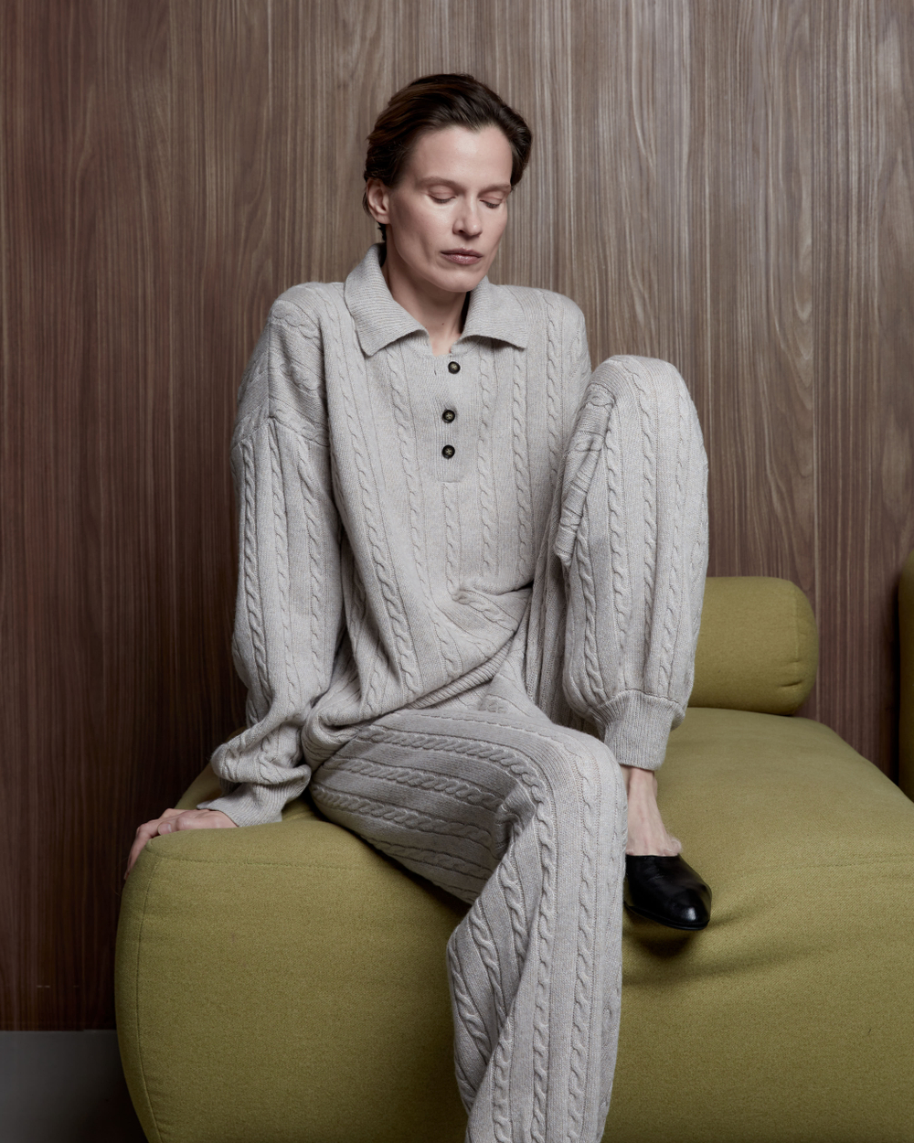 Поло объемного кроя из смесового кашемира серо-бежевый