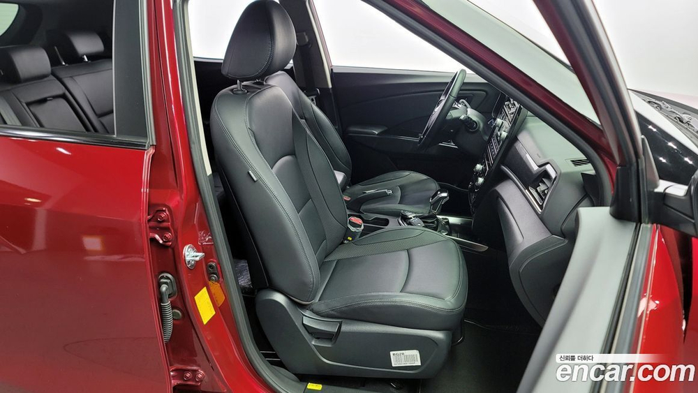 KG Mobility (Ssangyong) Very New Tivoli Бензин 1.5 2WD (05.2021)