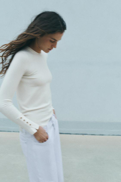 ZARA БАЗОВЫЙ ОДНОТОННЫЙ ДЖЕМПЕР, ЭКРЮ