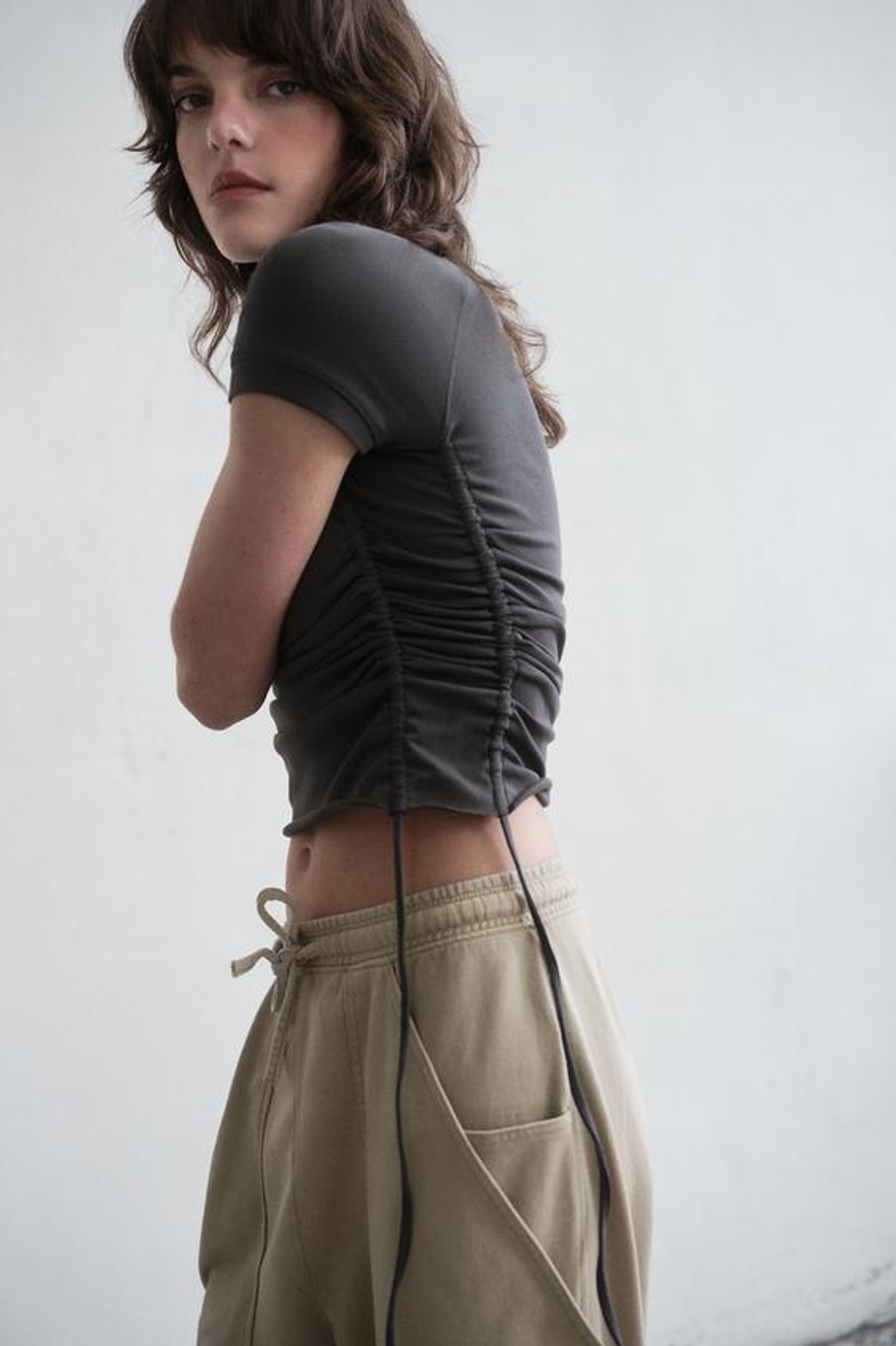 ZARA БРЮКИ-ДЖОГГЕРЫ С КАРМАНАМИ, БЕЖЕВЫЙ