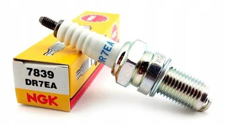 Свеча зажигания DR7EA 7839 NGK Япония