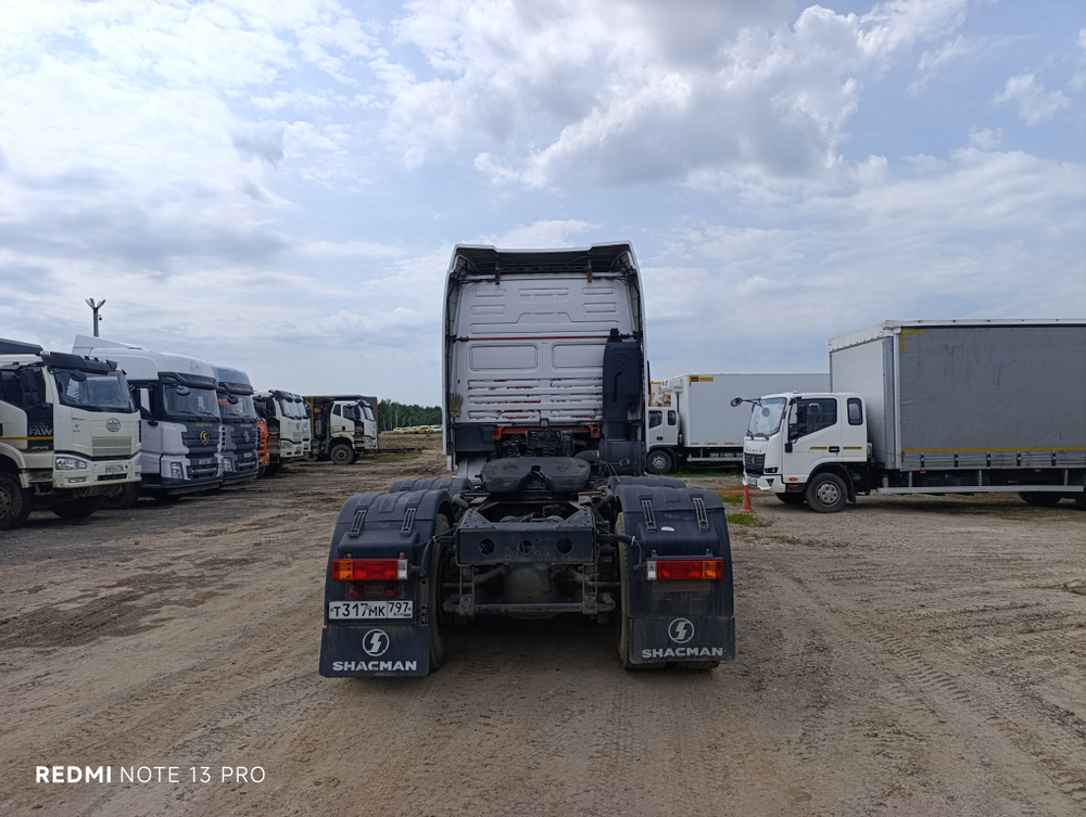 Shacman (Shaanxi) SX* 6x4 Седельный тягач SX42584V324 (Дизельный, 11,6 л, 423 л.с., МТ)