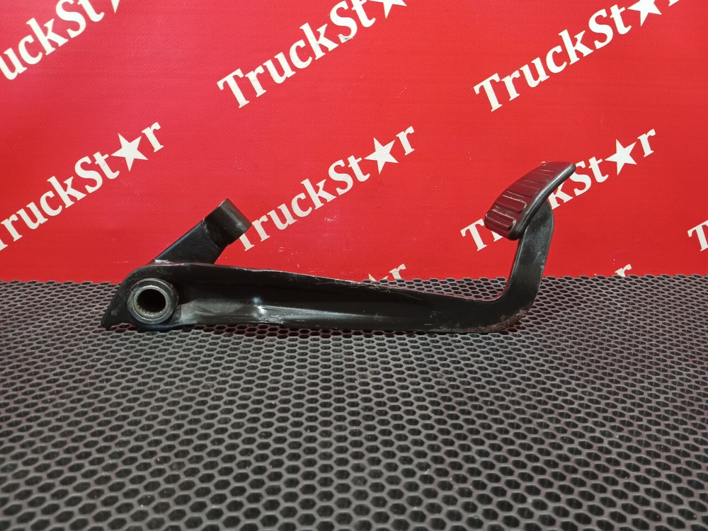 Педаль сцепления