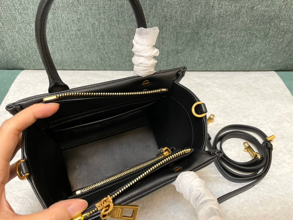 Valentino One Stud Bag 18 cm