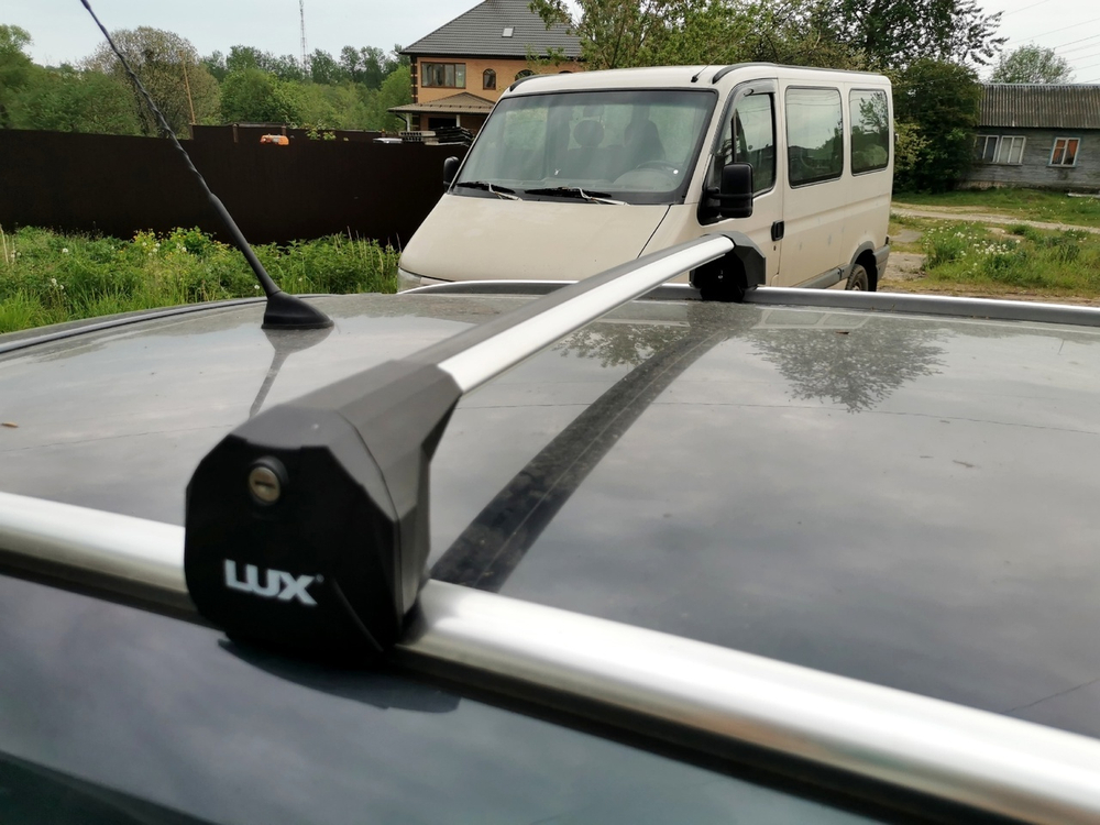 Багажник Lux Scout серебро на низкие рейлинги