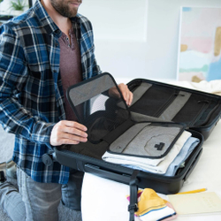 Чемодан Nomatic Carry-On Pro