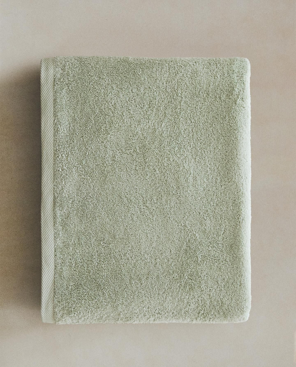 Zara Home - Гладкое махровое хлопковое банное полотенце (500 гхм2), зеленый, 50х90 см