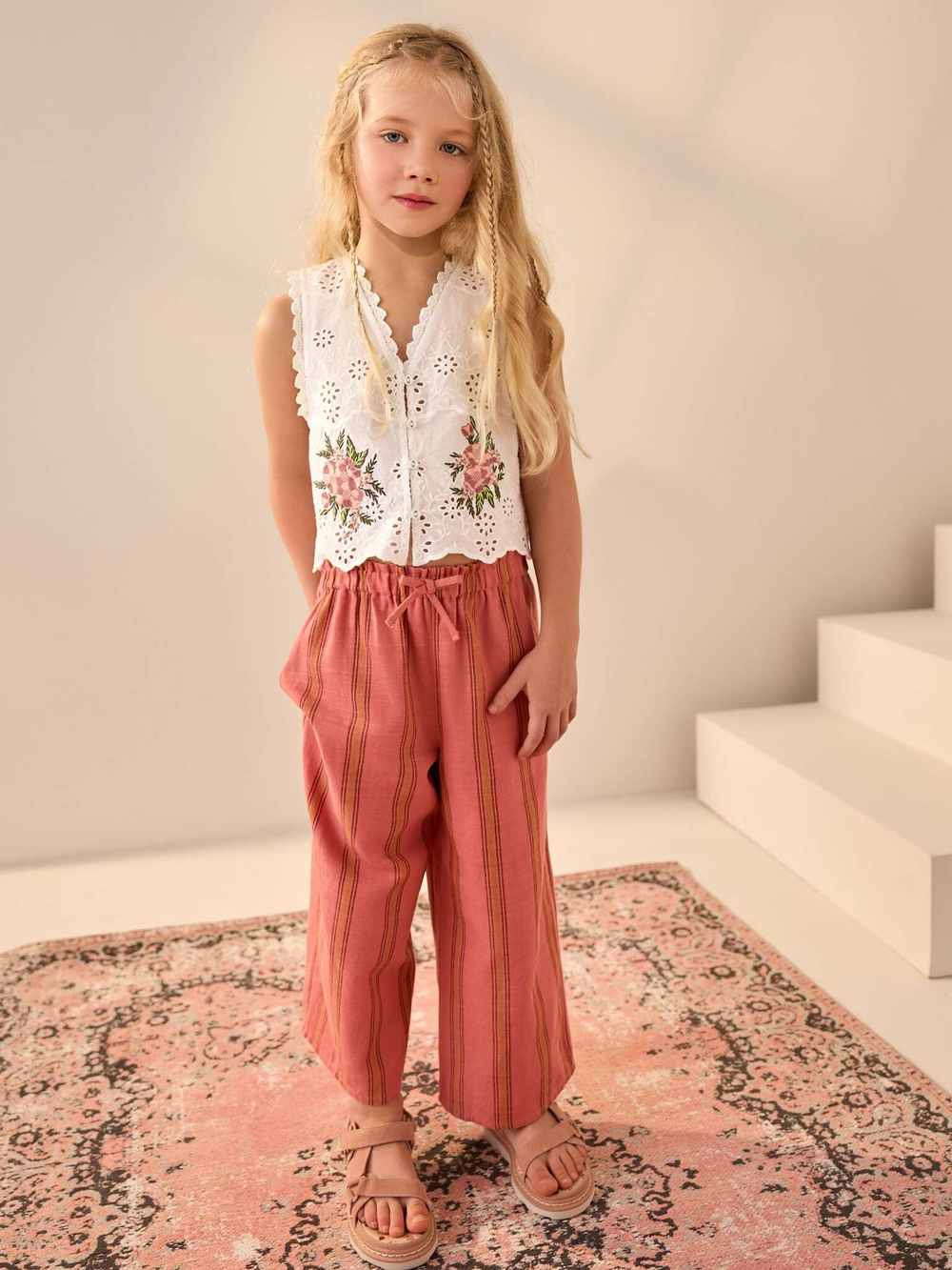 Блуза без рукавов с вышивкой для девочки Next AD6-051, Белый