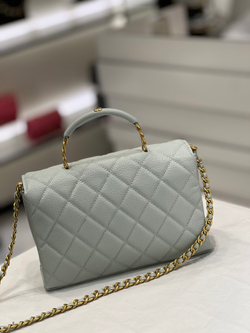 Chanel Carry Me 22 cm