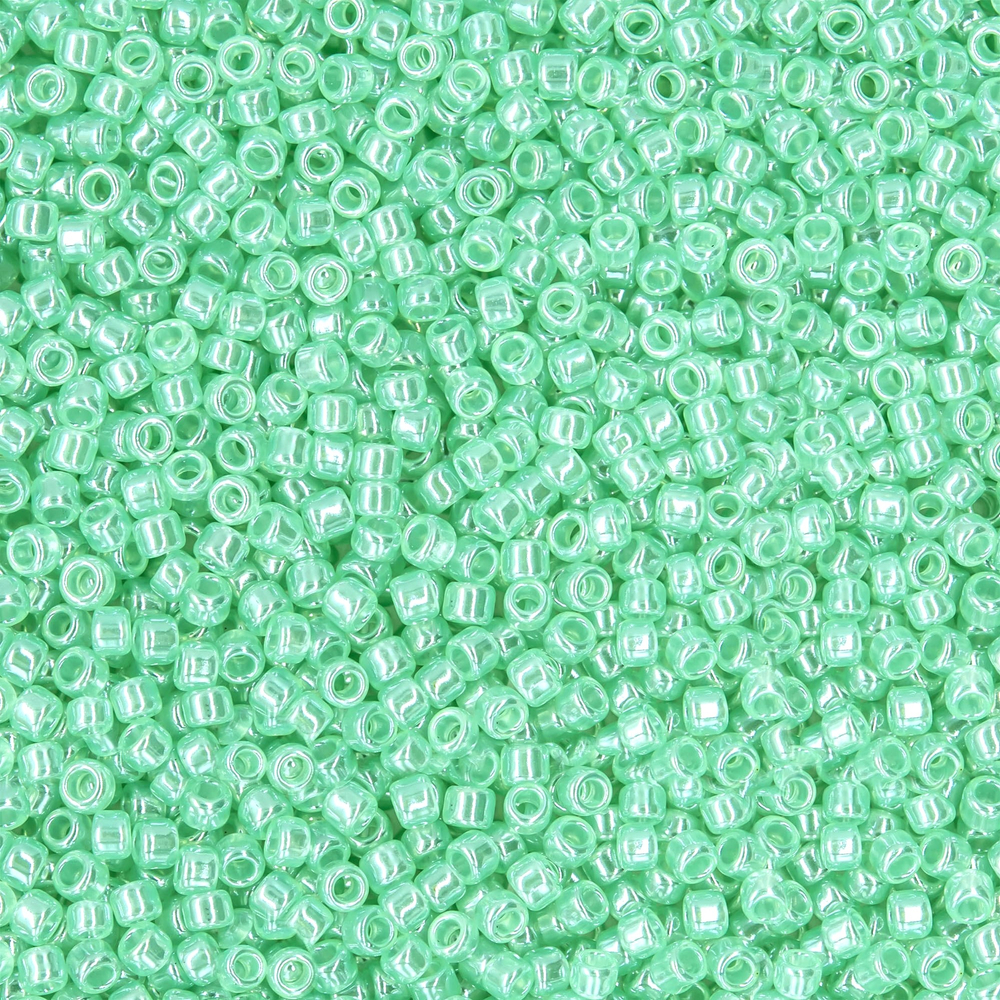 Японский бисер TOHO Round 15/0 (№144), жемчужный глянцевый