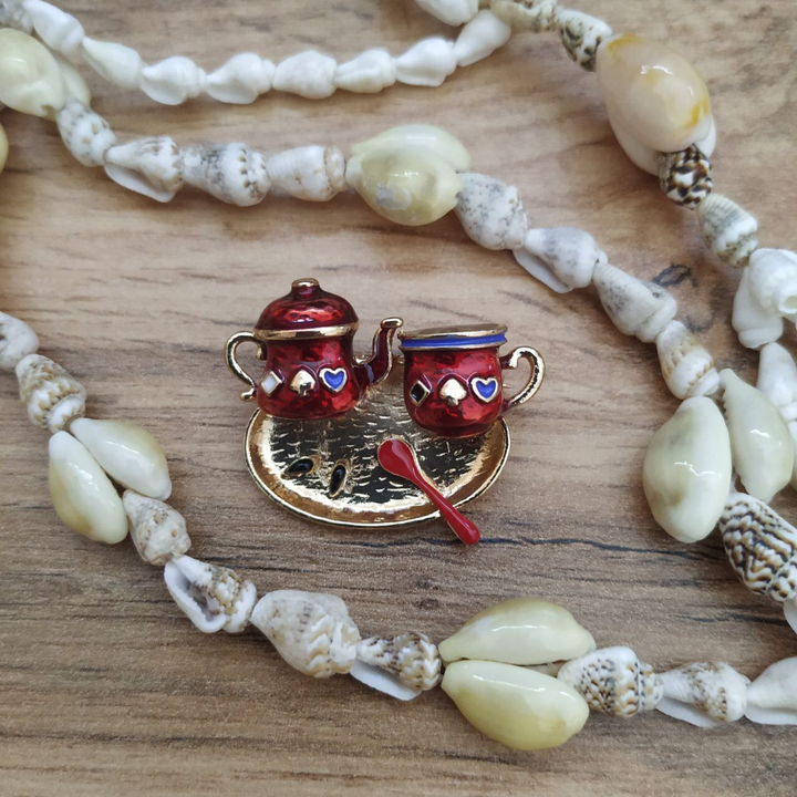 Брошь Чайник с чашкой эмаль цветная металл золотистый