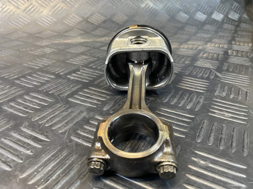 Поршень с шатуном KTM 250 Duke 2020