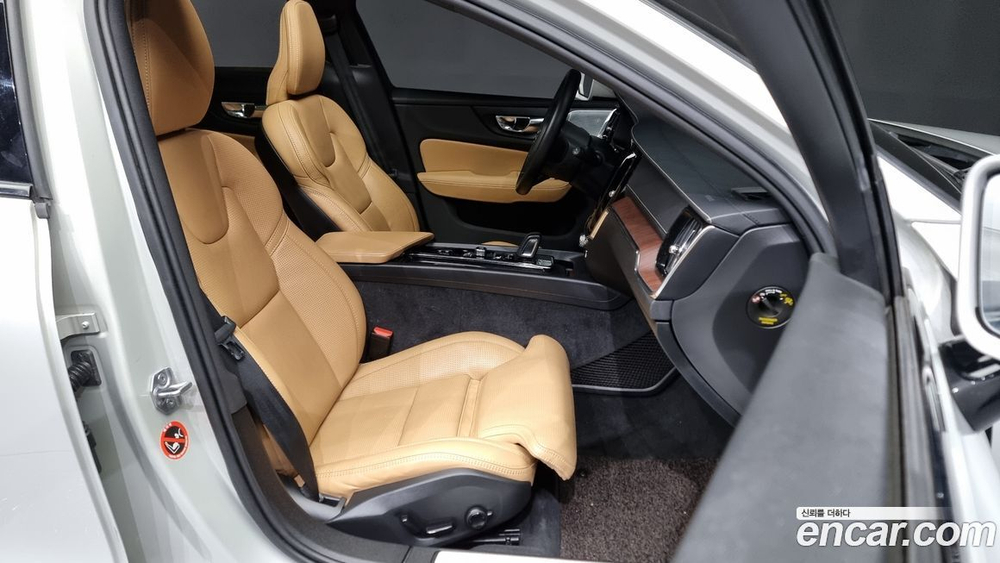 Volvo V60 Cross Country 2 Generation B5 Pro AWD (09.2020)