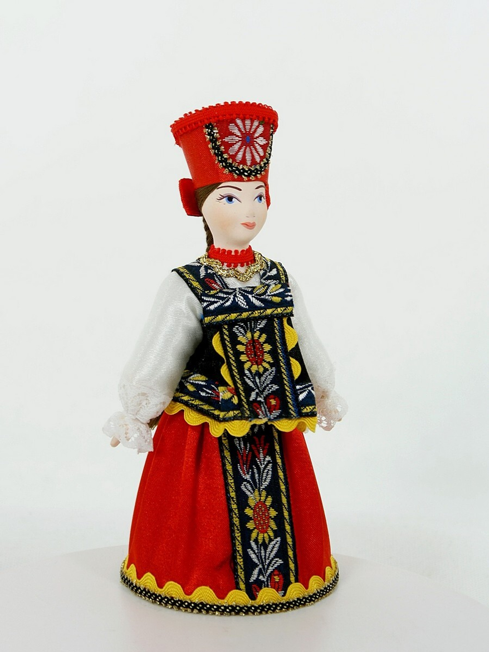 Кукла фарфоровая в русском костюме Катюша
