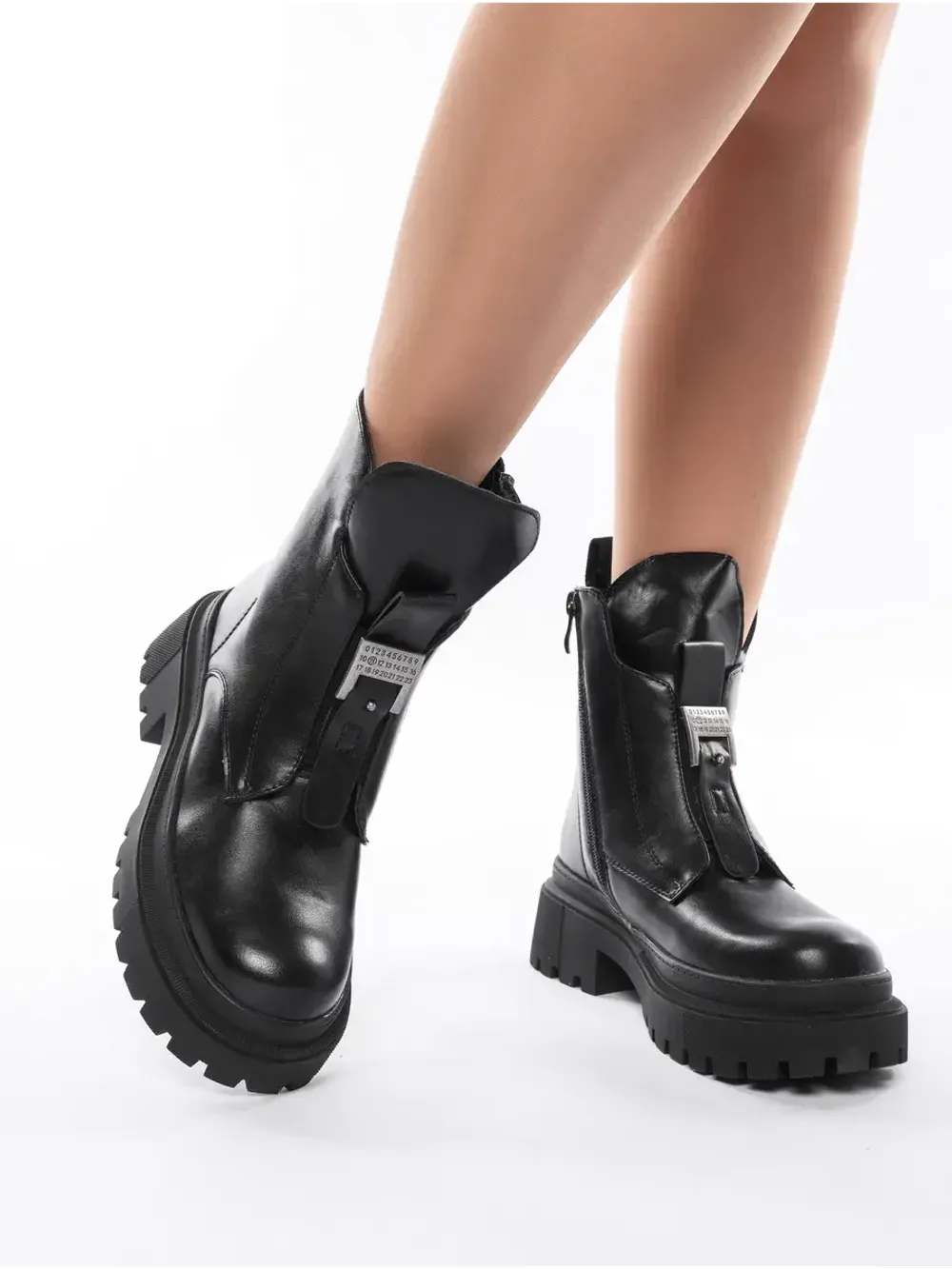 Зимние ботинки на высокой платформе