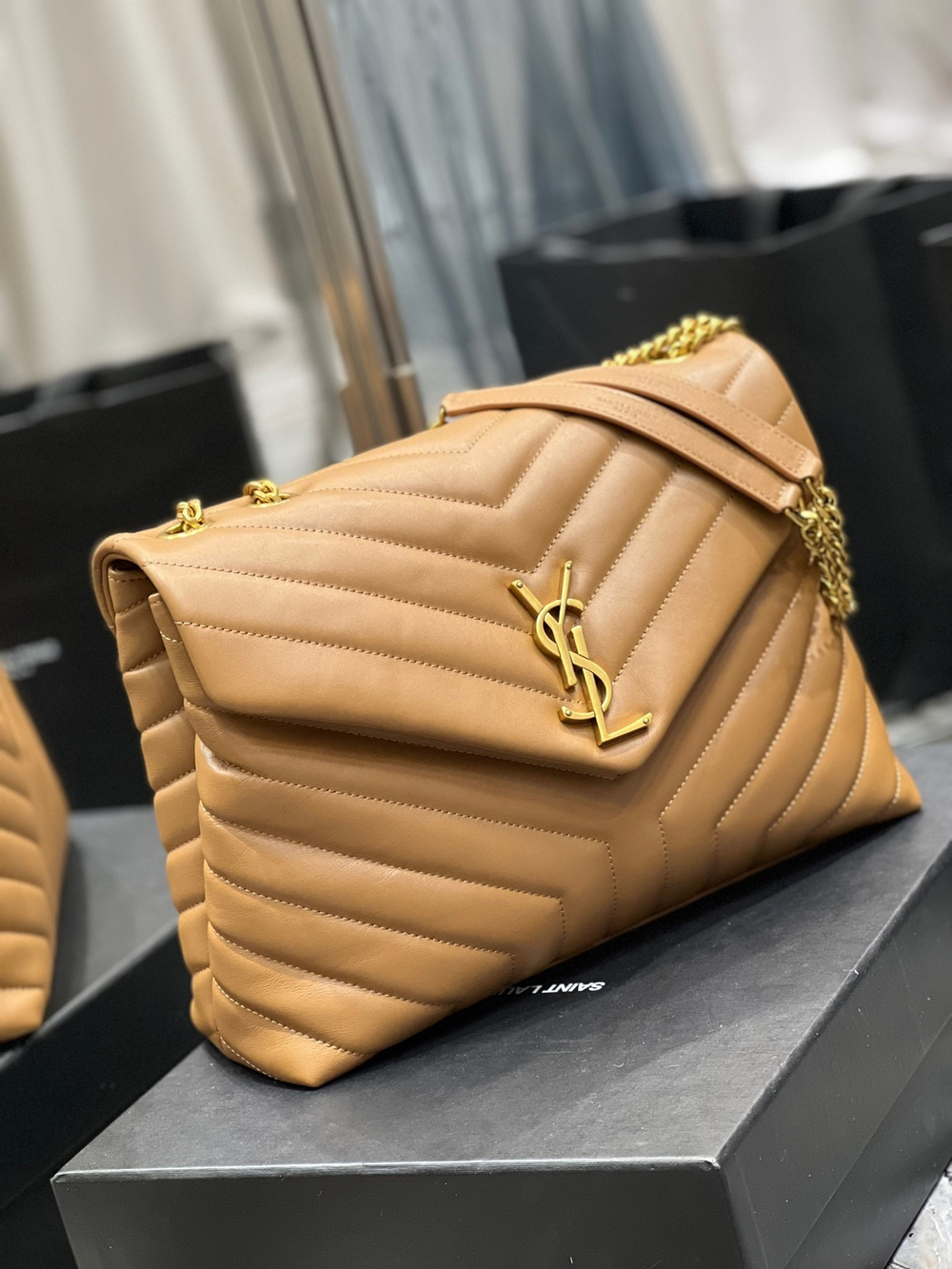 Saint Laurent Loulou 32 cm
