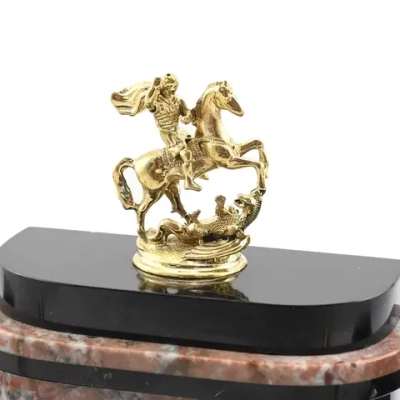 Письменный прибор из креноида "Георгий Победоносец" 300*95*210мм